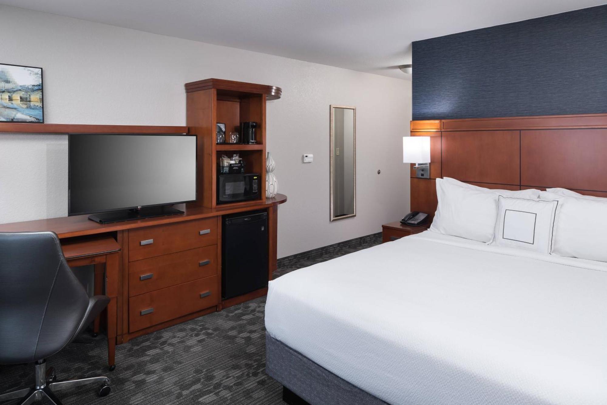 Courtyard By Marriott Austin Parmer Tech Ridge Exterior photo